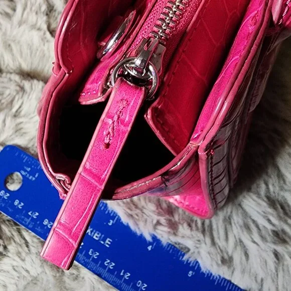Like new small neon pink Zara purse - Picture 5 of 12